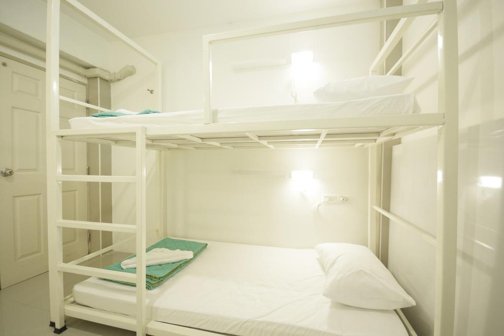 Irest Ao Nang Seafront Hostel Екстериор снимка