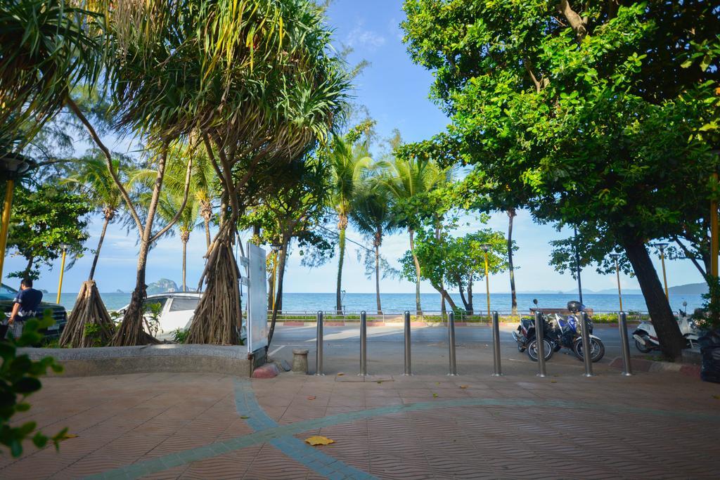 Irest Ao Nang Seafront Hostel Екстериор снимка
