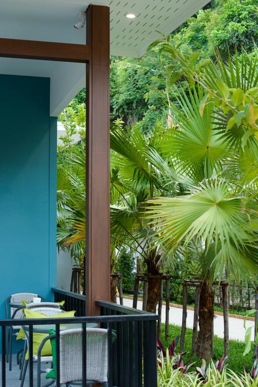 Irest Ao Nang Seafront Hostel Екстериор снимка