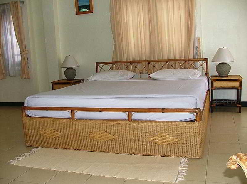 Irest Ao Nang Seafront Hostel Екстериор снимка