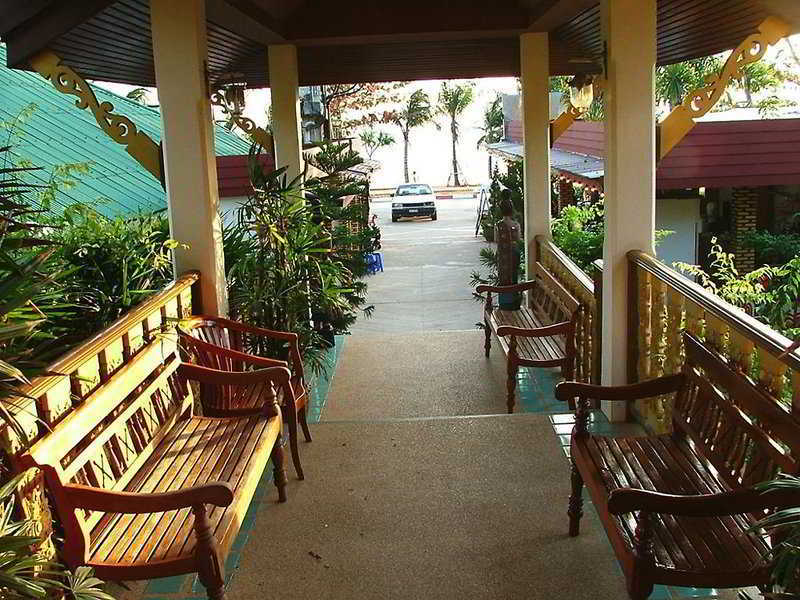 Irest Ao Nang Seafront Hostel Екстериор снимка