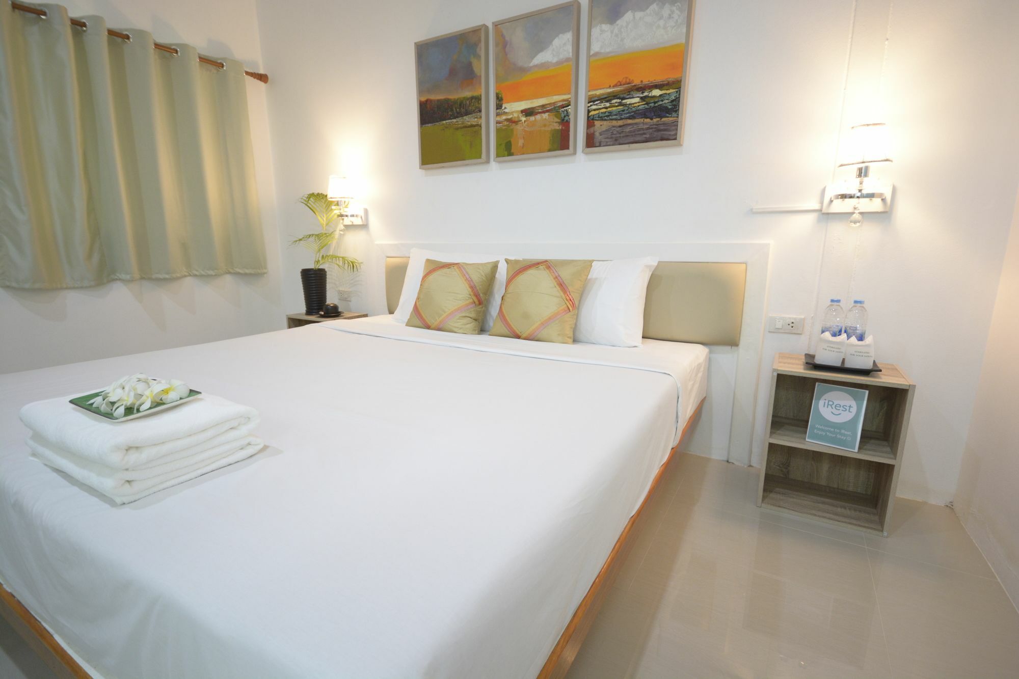 Irest Ao Nang Seafront Hostel Екстериор снимка