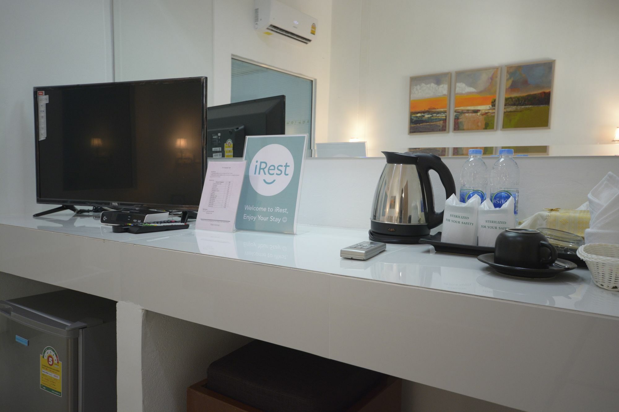 Irest Ao Nang Seafront Hostel Екстериор снимка