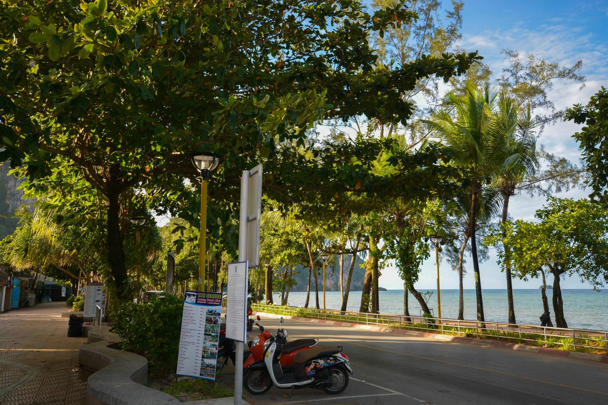 Irest Ao Nang Seafront Hostel Екстериор снимка