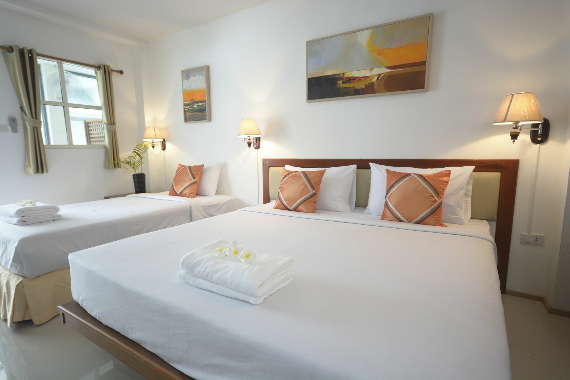 Irest Ao Nang Seafront Hostel Екстериор снимка