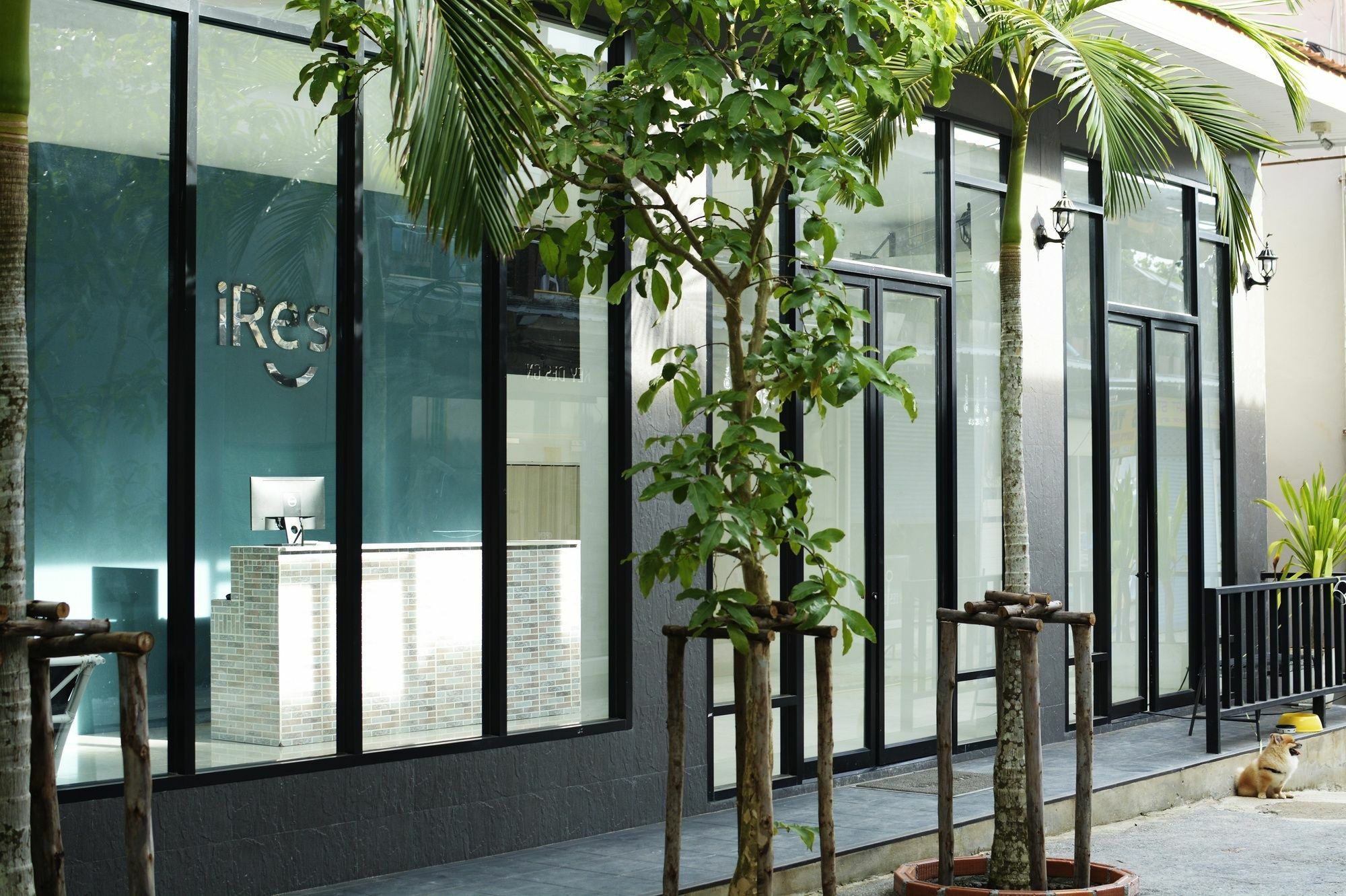 Irest Ao Nang Seafront Hostel Екстериор снимка