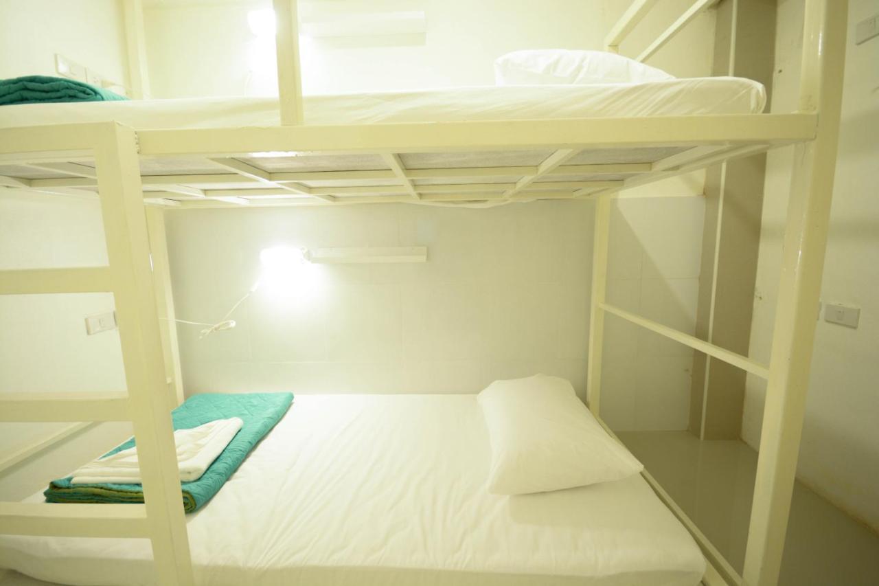 Irest Ao Nang Seafront Hostel Екстериор снимка